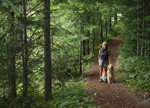 Hiking Red Dot Trail