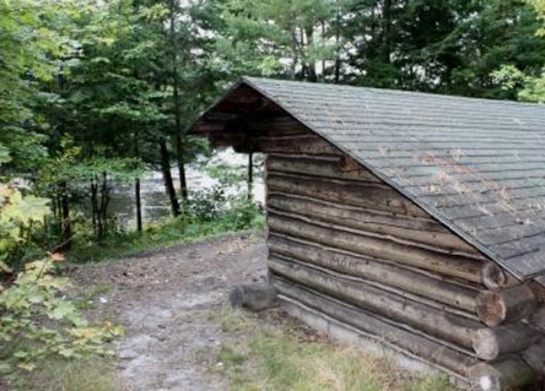 Adirondack Lean-to on Red Dot Trail