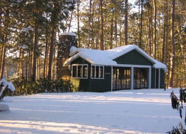 Tennis House in Winter